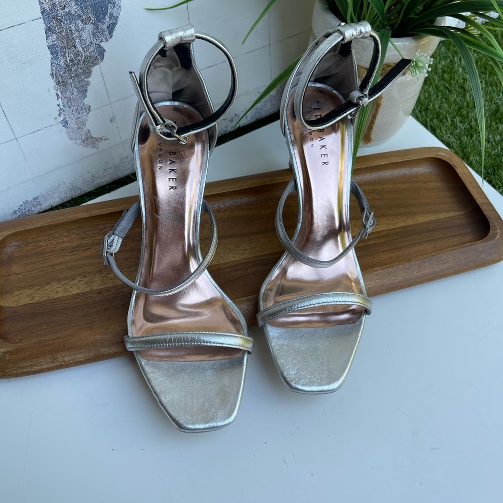 Ted Baker🍂🍁triple strap silver leather - Picture 11 of 12